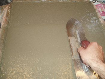 Troweling of  concrete samples